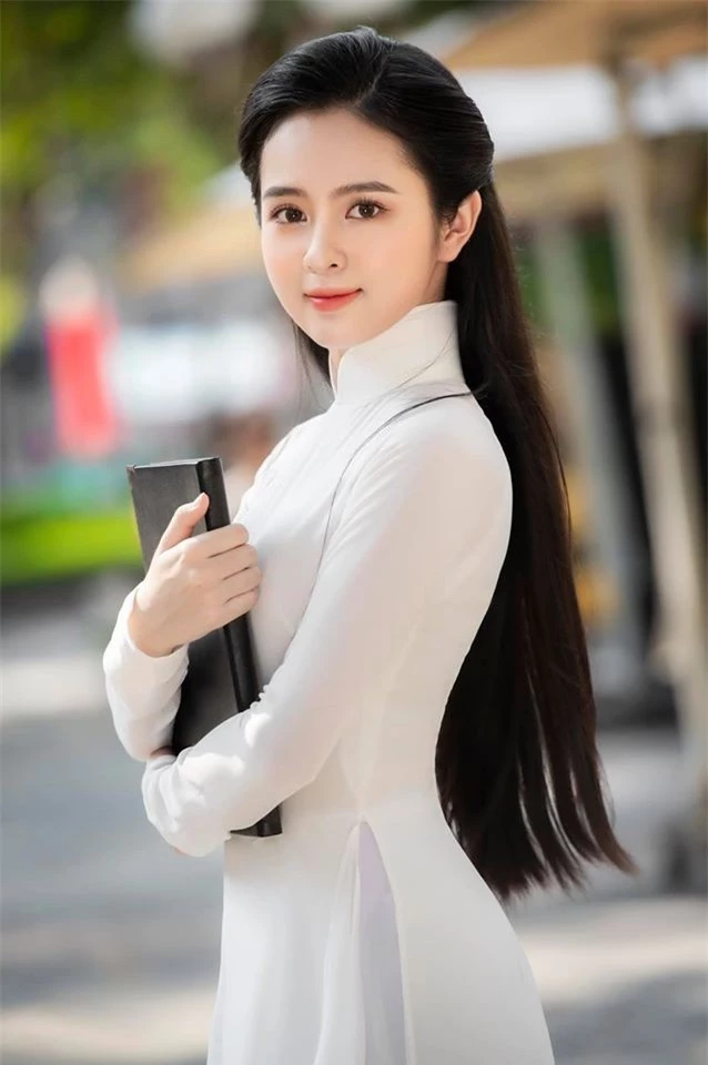 Nữ sinh có tên lạ Trịnh Thị Ái Phi đẹp tinh khôi với áo dài trắng - ảnh 6