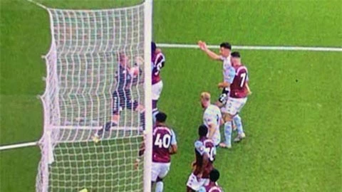 Premier League trở lại với scandal sai sót chưa từng có của goal-line