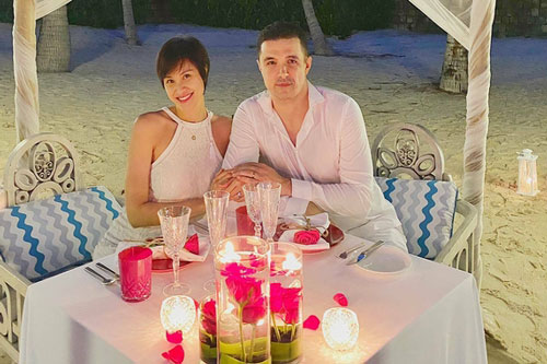 Phương Mai được chồng Tây tặng đồng hồ trăm triệu đồng