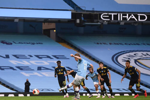 Kết quả Man City 3-0 Arsenal: Luiz mắc lỗi liên hoàn, Arsenal bại trận ở Etihad