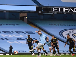 Kết quả Man City 3-0 Arsenal: Luiz mắc lỗi liên hoàn, Arsenal bại trận ở Etihad