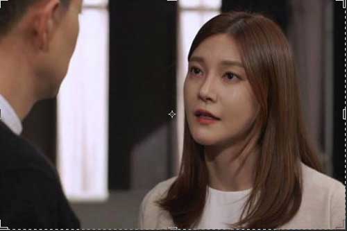 Đúng kỷ niệm 10 năm ngày cưới, vợ tôi để tờ đơn ly hôn cùng lá thư vỏn vẹn 1 câu: Chồng à, bao lâu rồi anh không ôm em?