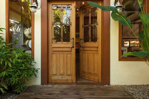 Cửa chính phạm những lỗi phong thủy này bảo sao gia chủ thường làm mãi không giàu, tiền bạc 'đội nón' ra đi