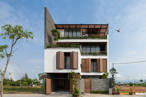 'Đột nhập' biệt thự sử dụng cửa gấp hiện đại tại Đà Nẵng