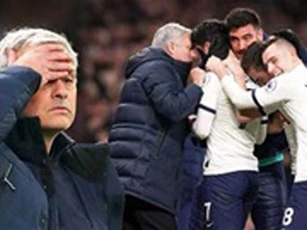 Berbatov ủng hộ Mourinho tiếp tục dẫn dắt Tottenham