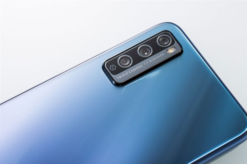 Smartphone 5G, RAM 8 GB, pin 4.000 mAh, giá hấp dẫn