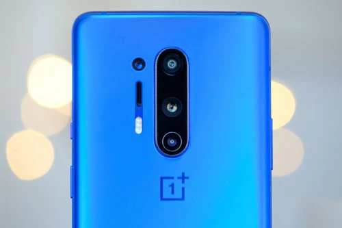 10. OnePlus 8 Pro (119 điểm).