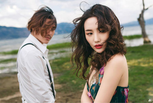 Biết tôi thích cô ấy mà cậu bạn thân vẫn tán tỉnh