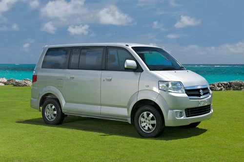 6. Suzuki APV Minibus (doanh số: 136 chiếc).