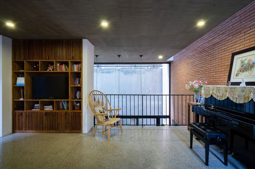 Ấn tượng với ngôi nhà bằng gạch tọa lạc ngay trung tâm Sài Gòn