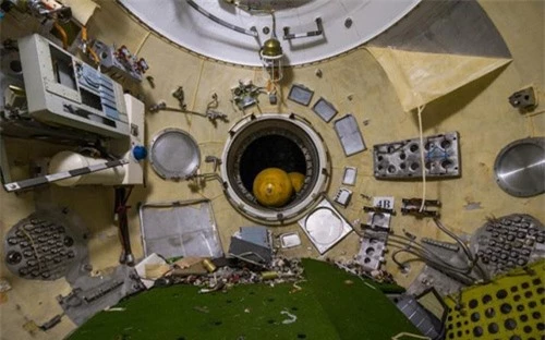 Bên trong nhà máy chế tạo tàu không gian bị Nga bỏ hoang - 10