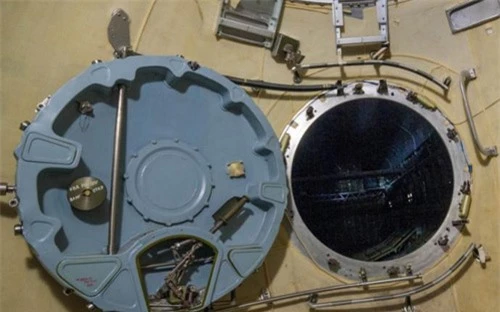 Bên trong nhà máy chế tạo tàu không gian bị Nga bỏ hoang - 11