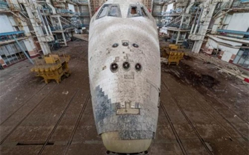 Bên trong nhà máy chế tạo tàu không gian bị Nga bỏ hoang - 4