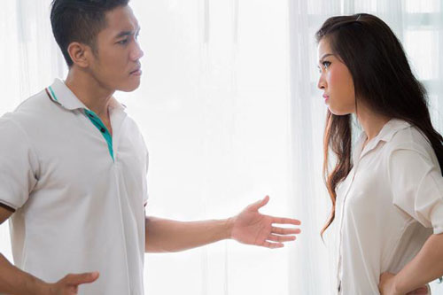 Chồng sợ ‘chui gầm chạn’, mẹ con tôi phải ở nhà trọ nóng như 'lò thiêu'