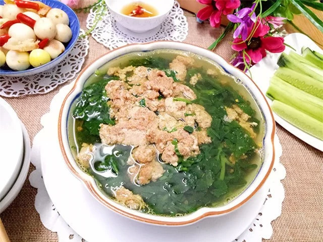 Mồng tơi là &quot;loại rau vua&quot; của mùa hè nhưng 5 nhóm người này dù thèm cũng đừng ăn kẻo mang họa - Ảnh 4.