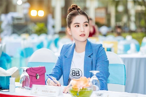 Tháng 2/2019, Ngọc Trinh đảm nhận điều hành một công ty chuyên về làm đẹp. Có lẽ đây cũng là lĩnh vực sở trường của 'nữ hoàng nội y'.
