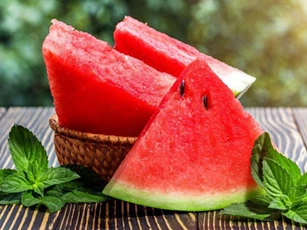 Dưa hấu mát - bổ nhưng khi ăn cần tránh làm 6 việc sau đây để không gây hại sức khỏe