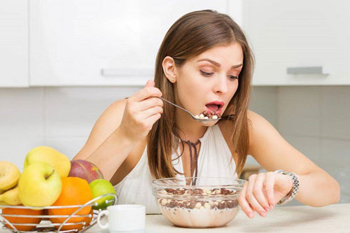 4 thói quen xấu khiến mọi nỗ lực giảm cân "đổ sông đổ bể"