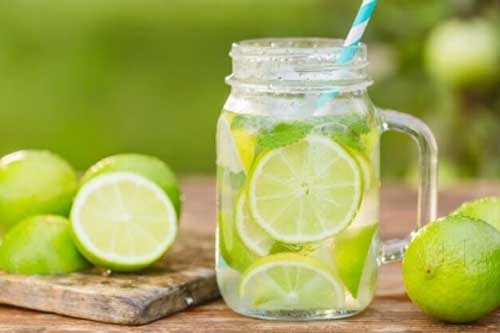 Loại "nước thần" uống vào buổi tối có thể giúp chị em "trẻ mãi không già"