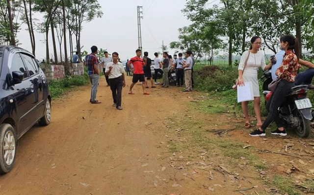 "Cò đất" lợi dụng thông tin quy hoạch để thổi giá, đẩy giá đất tại Đồng Trúc, Quốc Oai, Hà Nội hồi tháng 3/2020 (Ảnh: TL)