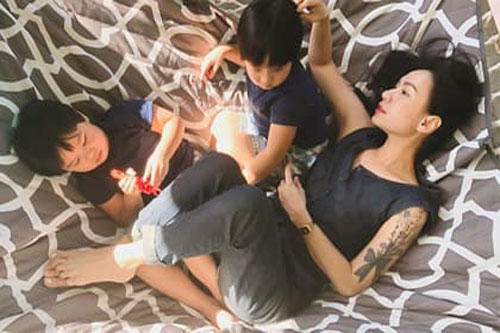 Từng bị trầm cảm nặng dẫn đến sảy thai, bà xã Baggio chia sẻ về biểu hiện và cách chữa trị