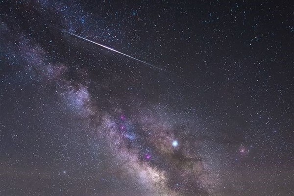 NASA sắp tạo ra mưa sao băng nhân tạo?