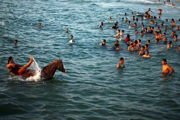 Phát hiện hồ nước ngọt khổng lồ dưới đáy biển