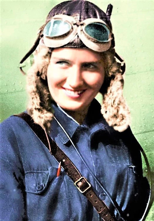  Marina Raskova - người tham gia sáng lập Trung đoàn Không quân Nữ số 46; Nguồn: pomnisvoih.ru