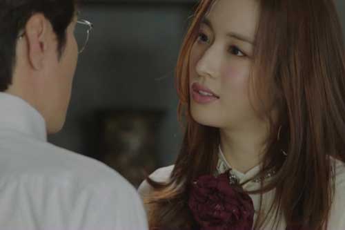 Phát hiện toàn bộ tiền tiết kiệm chồng mang cho tình cũ, tôi "ngậm đắng nuốt cay" chấp nhận