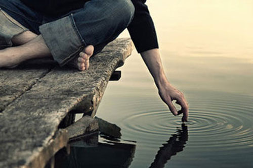 Tôi và bạn thân cùng thích một cô gái