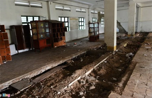 Cảnh u ám trong trường 20 tỷ bỏ hoang ở Sài Gòn - 19