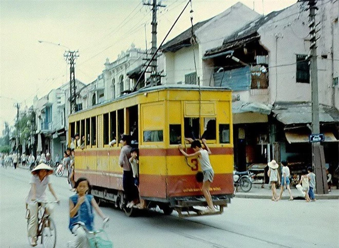 Tau dien Ha Noi - ky uc vang bong mot thoi-Hinh-3