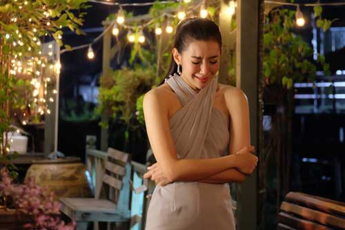 10 năm ngày cưới, chồng làm cỗ linh đình, tặng vợ 5 tỷ làm quà rồi tuyên bố ly hôn