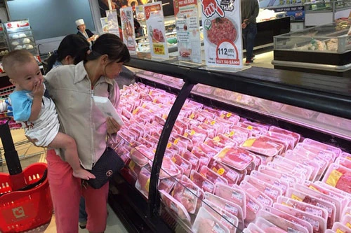 Các đơn vị cung ứng thịt lợn cho biết sẽ đẩy mạnh phát triển các sản phẩm thịt tươi sống đóng khay, vỉ. (Ảnh minh họa: Dân trí)