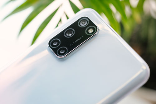 Smartphone pin 5.000 mAh, 4 camera sau, RAM 8 GB, giá 6,99 triệu ở Việt Nam