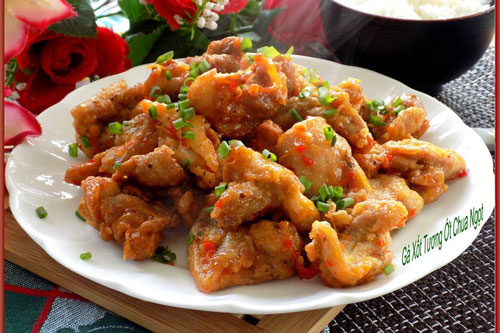 Cách làm gà xốt tương ớt chua ngọt lạ miệng, thơm ngon