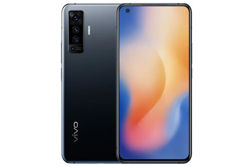 Sức mạnh phần cứng của Vivo X50 đến từ vi xử lý Qualcomm Snapdragon 765G (7nm) lõi 8 với xung nhịp tối đa 2,4 GHz, GPU Adreno 620. Con chip này được tích hợp sẵn modem X52 thu sóng 5G. RAM 8 GB/ROM 128 GB, RAM 8 GB/ROM 256 GB, không có khay cắm thẻ microSD. Hệ điều hành Android 10.0, được tùy biến trên giao diện Funtouch OS 10.5.