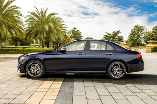Chi tiết Mercedes-Benz E 300 AMG, giá 2,9 tỷ đồng tại Việt Nam
