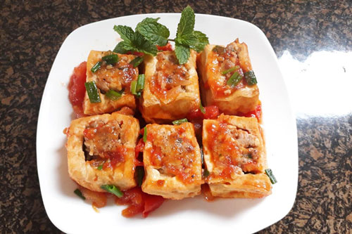 Cách làm món thịt nhồi đậu sốt cà chua siêu ngon