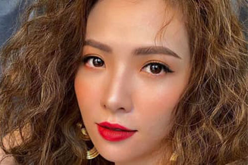 Đan Lê bất ngờ đổi style 'bớt an toàn' trong loạt ảnh mới