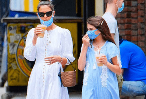 Suri lộ diện cùng mẹ sau thời gian dài tránh dịch, dáng vóc của cô bé 14 tuổi lại trở thành chủ đề bàn tán