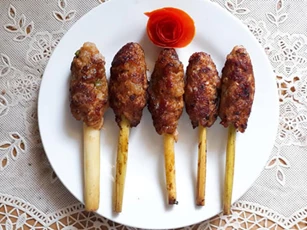 Hướng dẫn làm món thịt heo bọc sả chiên vàng thơm ngon