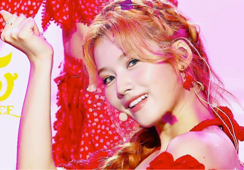 Giữa tâm bão 'bất tài', Twice vẫn được khen visual đỉnh cao