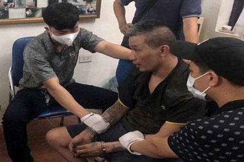 Hà Nội: Đã bắt được bị cáo bỏ chạy khi tay vẫn đeo còng số 8