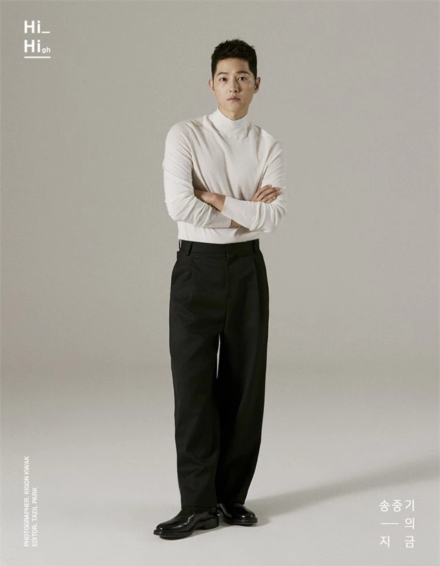 Song Joong Ki tung bộ ảnh mới, hé lộ cuộc sống đời tư - Ảnh 1.