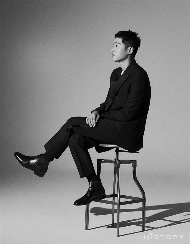 Song Joong Ki tung bộ ảnh mới, hé lộ cuộc sống đời tư - Ảnh 5.