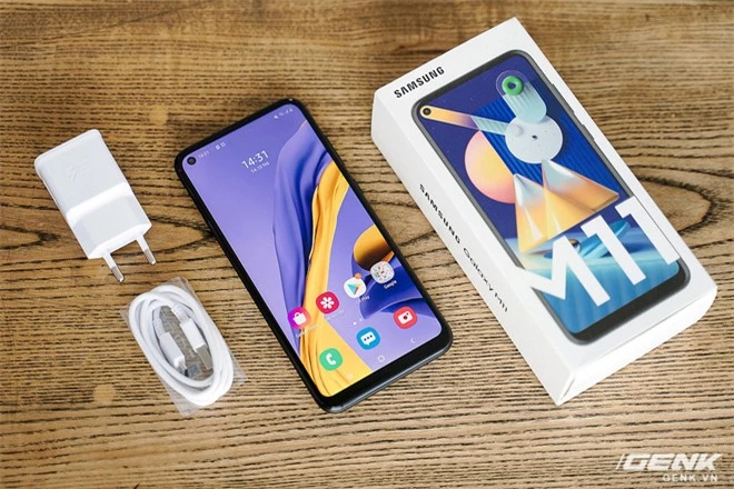 Trên tay Galaxy M11: Giá hơn 3 triệu mà đã có màn hình đục lỗ xịn sò, 3 camera chính, pin 5000mAh sạc nhanh 15W và chip Snapdragon 450 - Ảnh 6.