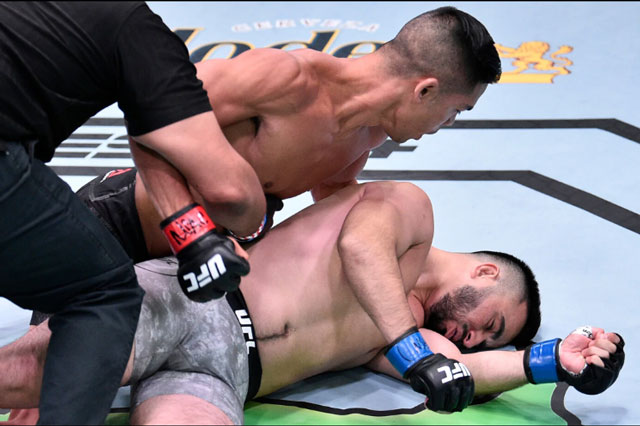 Võ sĩ Mỹ tung cú ‘thần quyền’ đáng sợ khiến đối thủ bất tỉnh chỉ sau 32 giây thi đấu