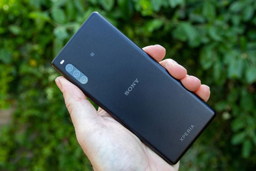 Cận cảnh Sony Xperia L4, giá gần 5 triệu