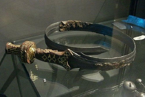 Những loại vũ khí cổ đại kỳ dị nhất lịch sử thế giới